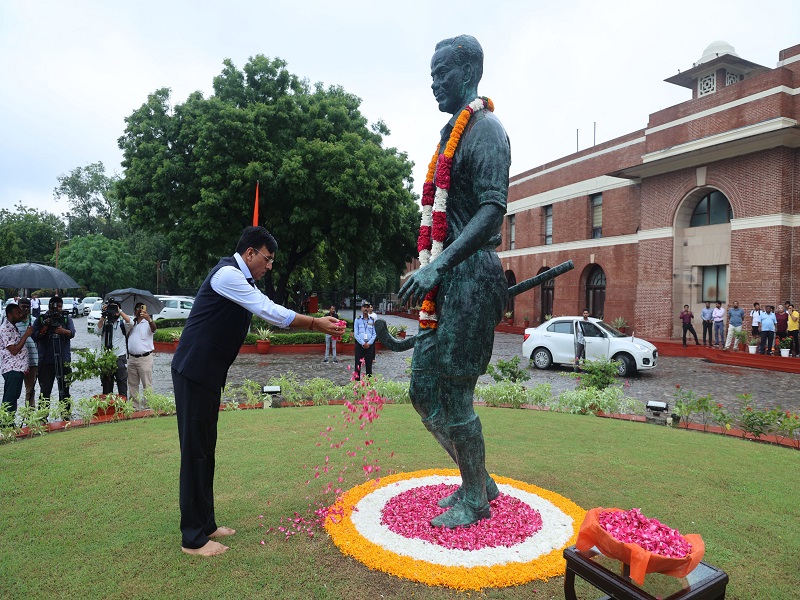 National Sports Day : खेल मंत्री मनसुख मंडाविया बोले- फिट और स्वस्थ रहने के लिए एक घंटा खेलना चाहिए