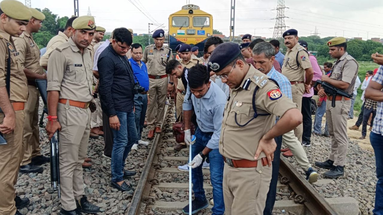 Sabarmati Express Derail: साबरमती एक्सप्रेस को पलटाने की साजिश, ट्रैक के पास मिला लोहे का बड़ा बोल्डर, इंजन हुआ क्षतिग्रस्त