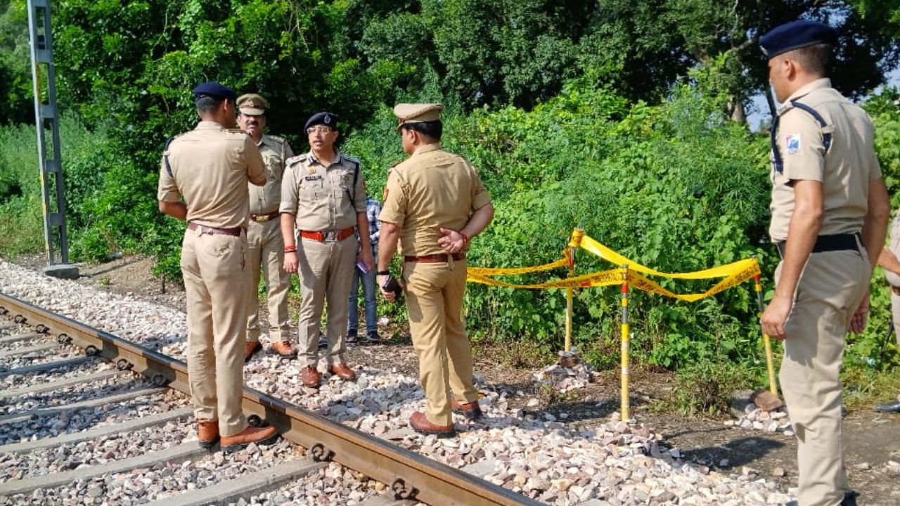 Kanpur: कालिंदी एक्सप्रेस पलटाने की साजिश: STF ने कई गांवों में की पूछताछ, गैस एजेंसी के डिलीवरी मैन से ली जानकारी 