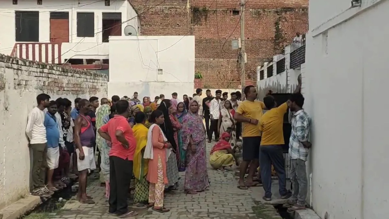 प्रयागराज: मां गई थी बाजार, पिता ने दो मासूम बेटियों को उतारा मौत के घाट, खुद भी फंदा लगाकर दी जान, जानें वजह