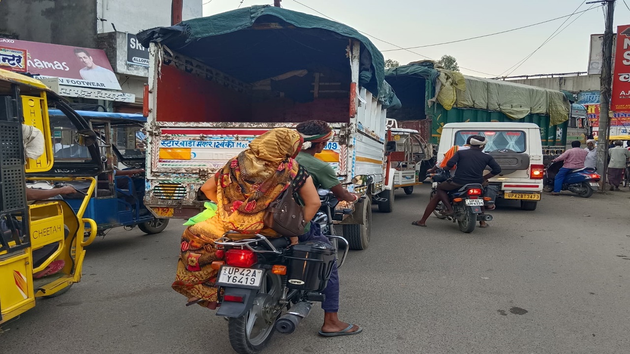 अयोध्या: जाम की समस्या से उबर नहीं पा रहा है सोहावल, राहगीर परेशान