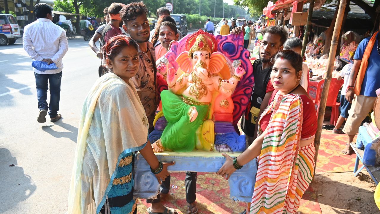 Ganesh Chaturthi 2024: आज घरों और पंडालों में विराजेंगे विघ्नहर्ता, गूजेंगे जयकारे...ये है शुभ मुहूर्त