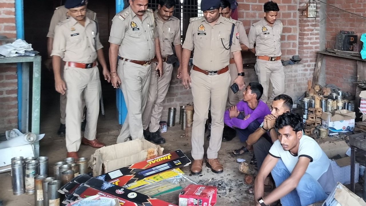 Kannauj News: नकली सबमर्सिबल पंप फैक्ट्री का भंडाफोड़...पुलिस ने चार आरोपियों को किया गिरफ्तार, ये माल हुआ बरामद