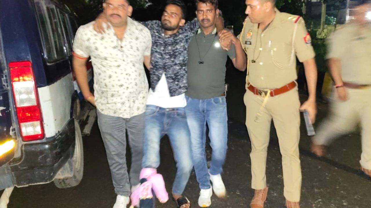 कानपुर में पुलिस-बदमाशों के बीच मुठभेड़: एक के पैर में लगी गोली, साथी भी गिरफ्तार, लूट की घटना के बाद से चल रहे थे फरार