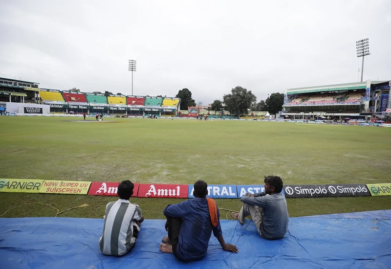 IND vs BAN 2nd Test : भारत और बांग्लादेश के बीच दूसरे टेस्ट मैच के तीसरे दिन का खेल शुरू होने में विलंब 