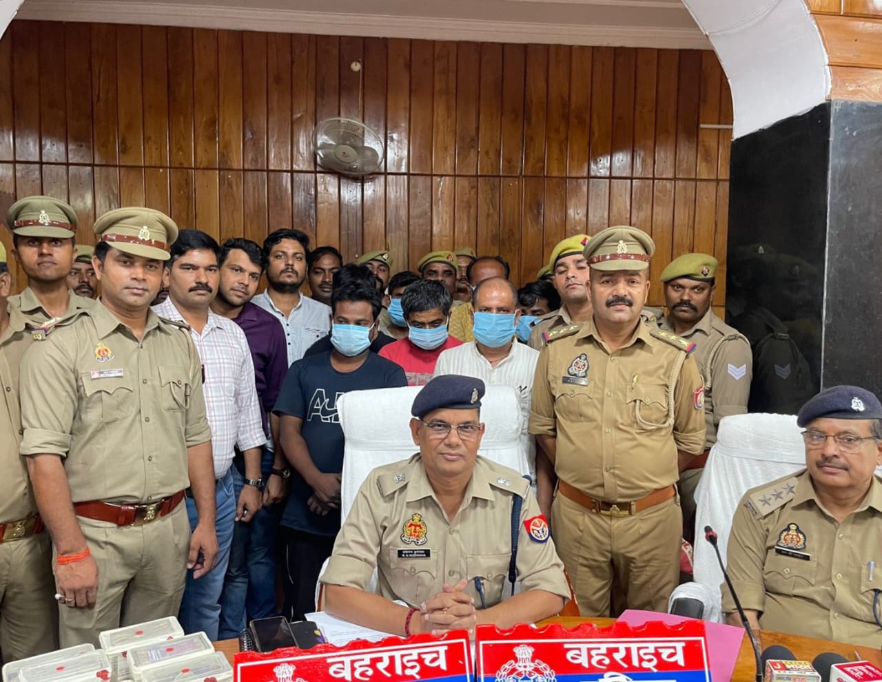 बहराइच: पुलिस ने अंतर्जनपदीय चोरों के गिरोह का किया खुलासा, चार शातिर चोर समेत सात गिरफ्तार 