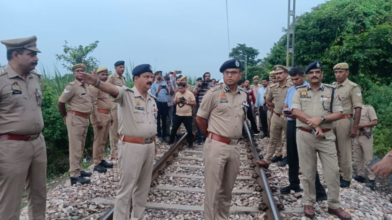 Kanpur: दिल्ली रेल ट्रैक पर शुरू हुई गश्त...सेंट्रल से कंचौसी तक ट्रैक की होगी नियमित गश्त, हाल्ट स्टेशनों पर जवान करेंगे कैंप