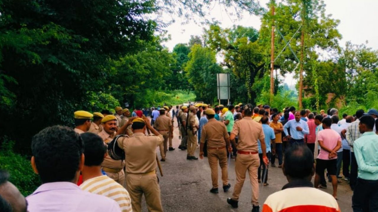 Fatehpur: छात्रा की मौत का मामला: इन लोगों पर दर्ज हुई रिपोर्ट...महिला आयोग की सदस्य ने पुलिस की कार्यशैली पर जताई नाराजगी