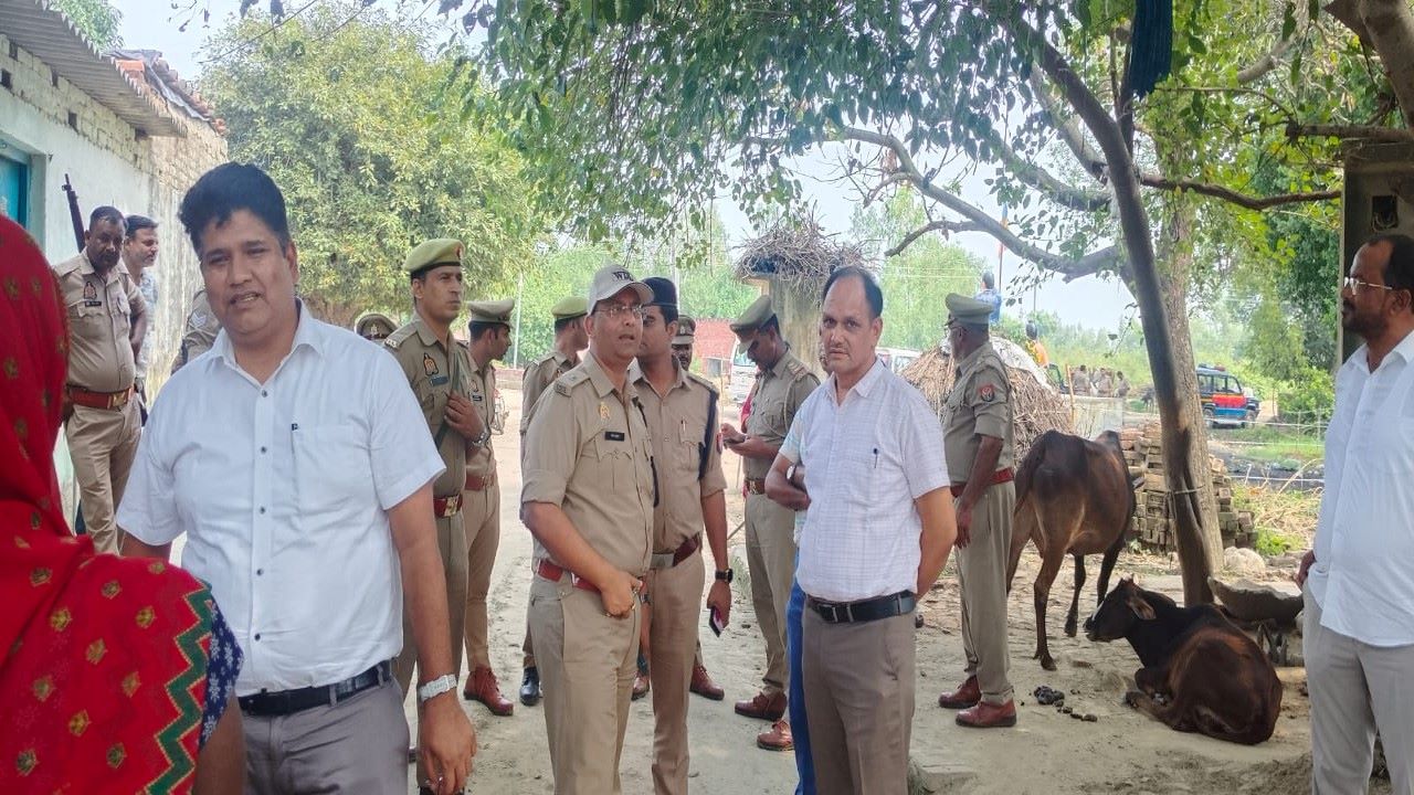 Shahjahanpur :...अब एडीएम पहुंचे हसौआ, फिर भी नहीं हटाई गई बुद्ध-आंबेडकर प्रतिमा