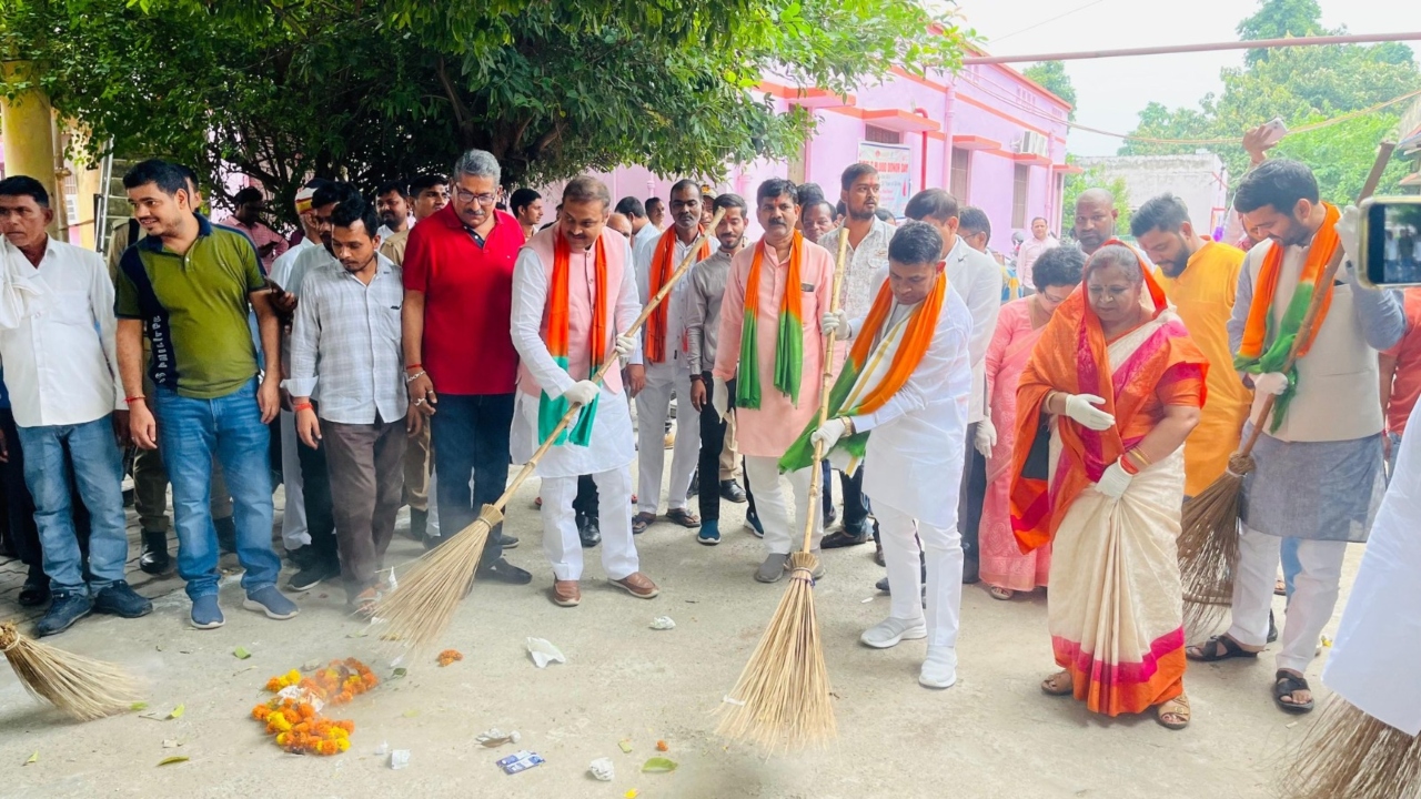 रक्तदान व स्वच्छता अभियान से हुई सेवा पखवाड़ा की शुरुआत