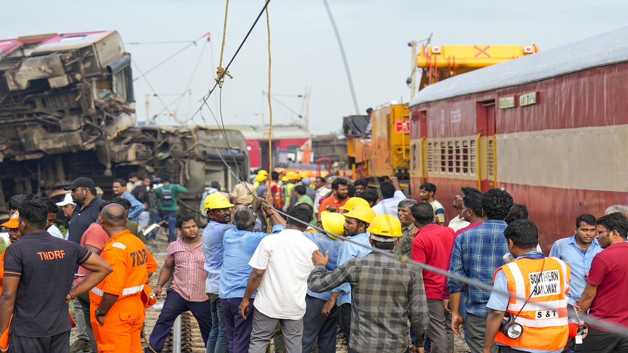 Tamil Nadu train accident: दुर्घटनाग्रस्त एक्सप्रेस ट्रेन के यात्री Special train से दरभंगा रवाना, रेलवे ने दिए जांच के आदेश 