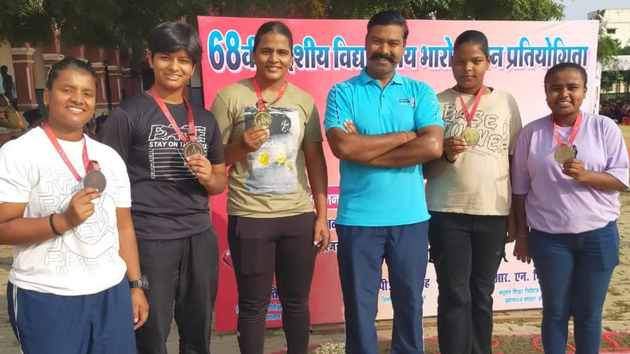 weight lifting competition: लखनऊ की पूनम और पलक ने जीता स्वर्ण, प्रदेशीय विद्यालयीय भारत्तोलन प्रतियोगिता