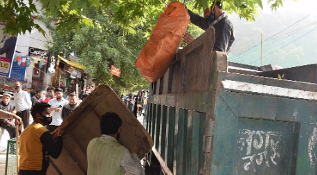 हल्द्वानी: सोमवार से दुकानों के आगे अवैध ढंग से फड़ लगाने वाले होंगे निशाने पर