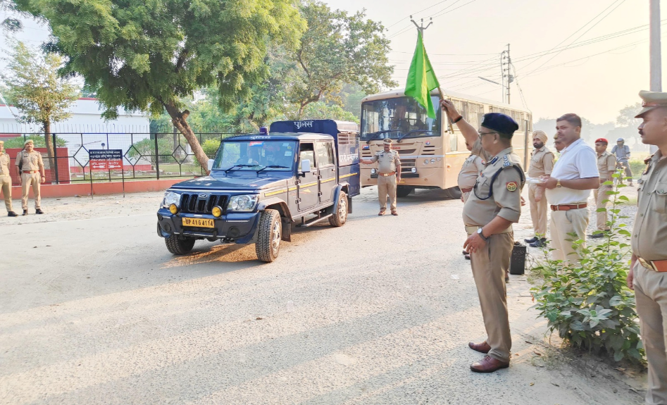 बाराबंकी: शांत माहौल में उपचुनाव कराएंगे पीएसी जवान, सेनानायक ने जवानों को किया ब्रीफ 