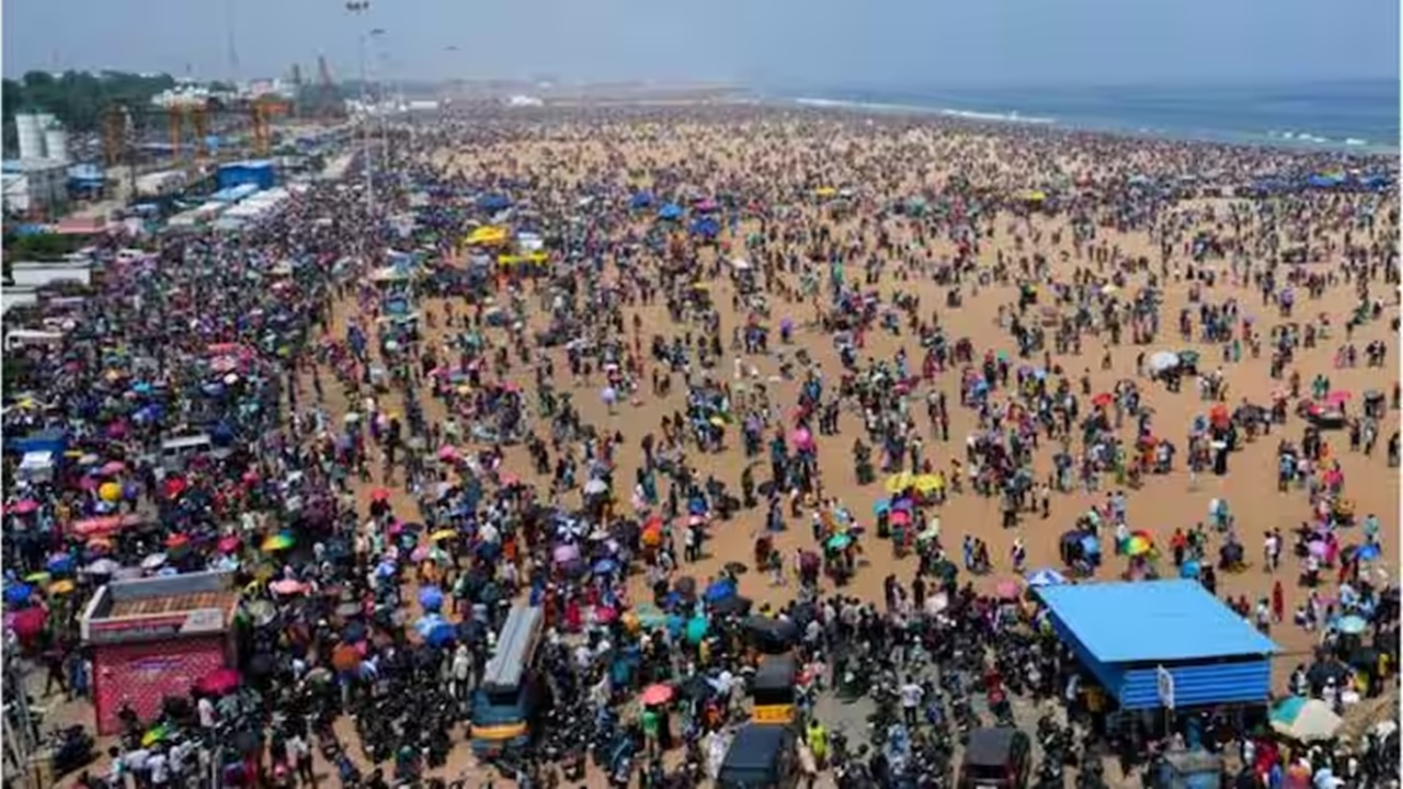 Chennai Air Show: एयर शो की भीड़ में पांच लोगों की मौत का आरोप, आधिकारिक पुष्टि नहीं 