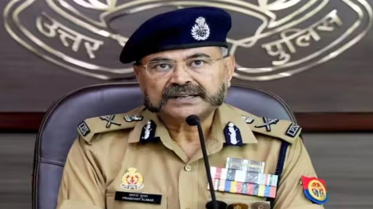 UP: त्योहारों को लेकर DGP हुए सख्त, पुलिसकर्मियों को जारी किये दिशा-निर्देश, कहा- एंटी रोमियो स्क्वाड भी बाजारों में रखा जाए सक्रिय