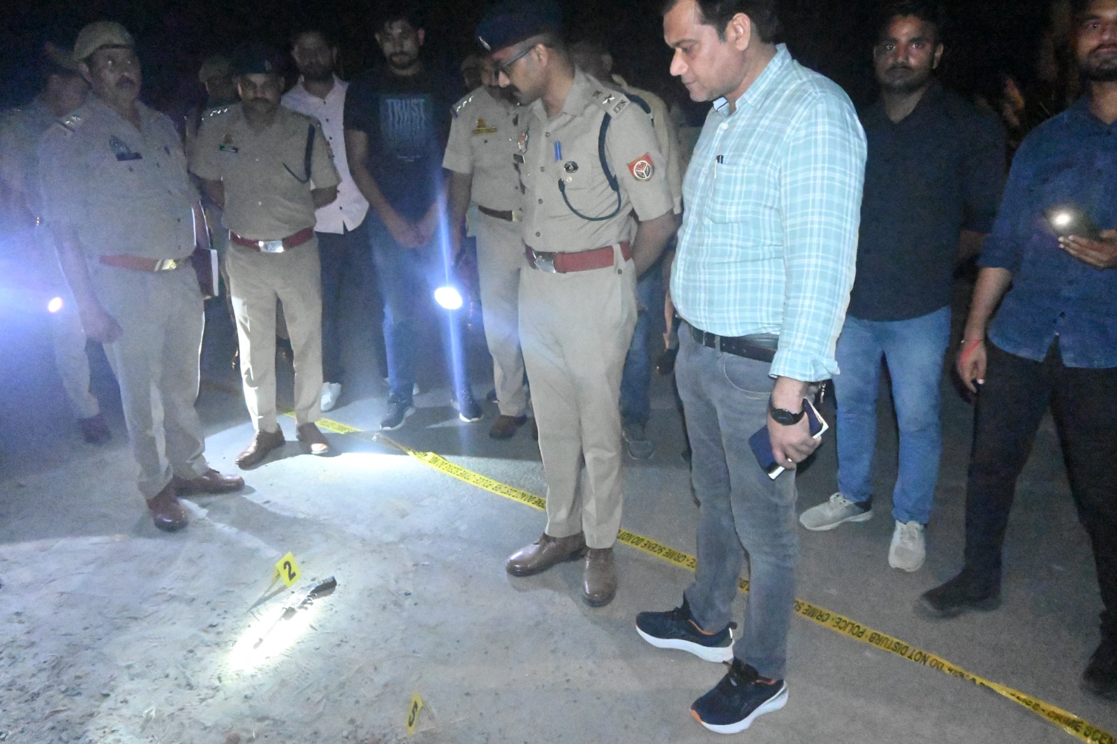 औरैया में पुलिस की मुठभेड़: 25 हजार के इनामी बदमाश के पैर में लगी गोली, गिरफ्तार, कई प्रदेश में 50 से अधिक मामलें दर्ज