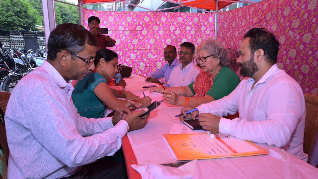 गृहकर निस्तारण के लिए महापौर का नंबर बनेगा ‘हेल्पलाइन’...जनता से सीधे फोन करने की अपील, कानपुर नगर निगम मुख्यालय में हर दिन लग रहा कैंप