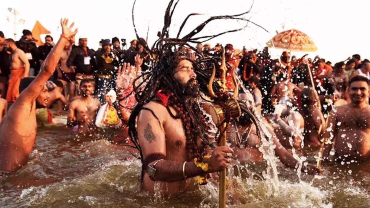  Maha Kumbh 2025 : आकर्षण का केंद्र बनेगा भारद्वाज आश्रम, जहां खोजी गई विमान उड़ाने की 500 तकनीकी