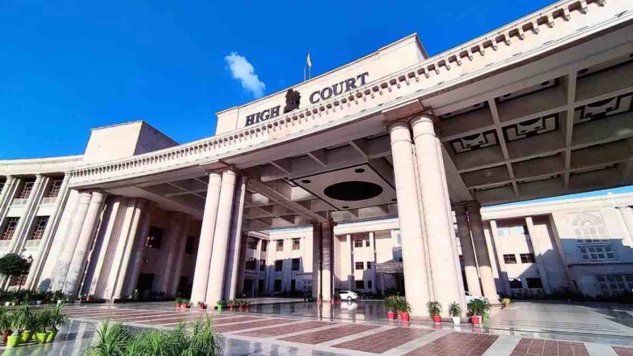 Lucknow High Court : मिल्कीपुर उप चुनाव को लेकर मांगा जवाब 