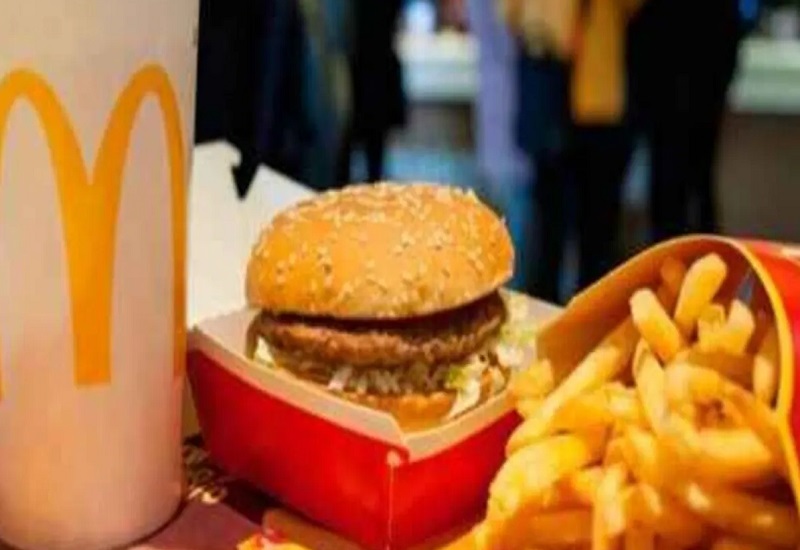 अमेरिका में McDonald’s का बर्गर खाने से 49 लोग बीमार, एक की मौत...शेयर में नौ प्रतिशत की गिरावट दर्ज  