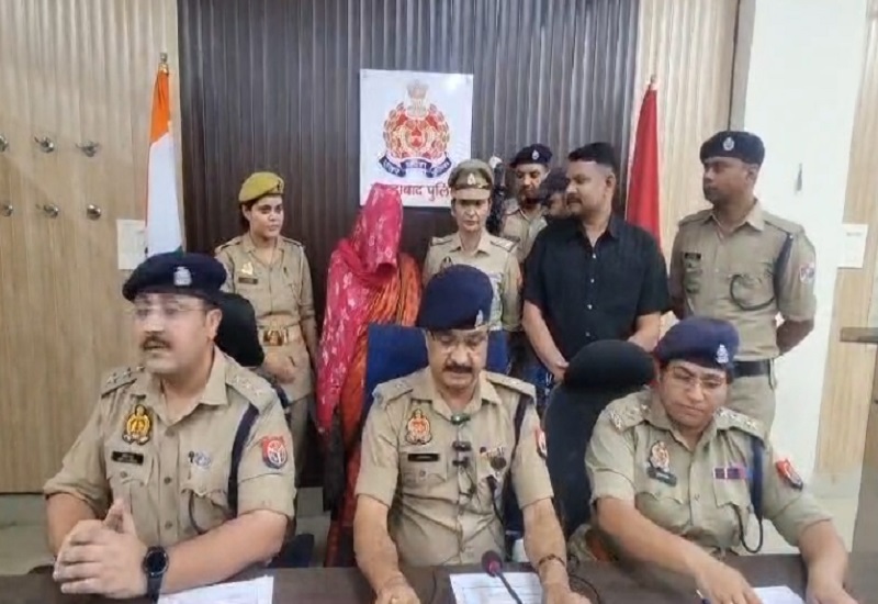 मुरादाबाद पुलिस को मिली बड़ी सफलता, 45 लाख रुपये की अफीम के साथ महिला गिरफ्तार...झारखण्ड से लुधियाना जा रही थी