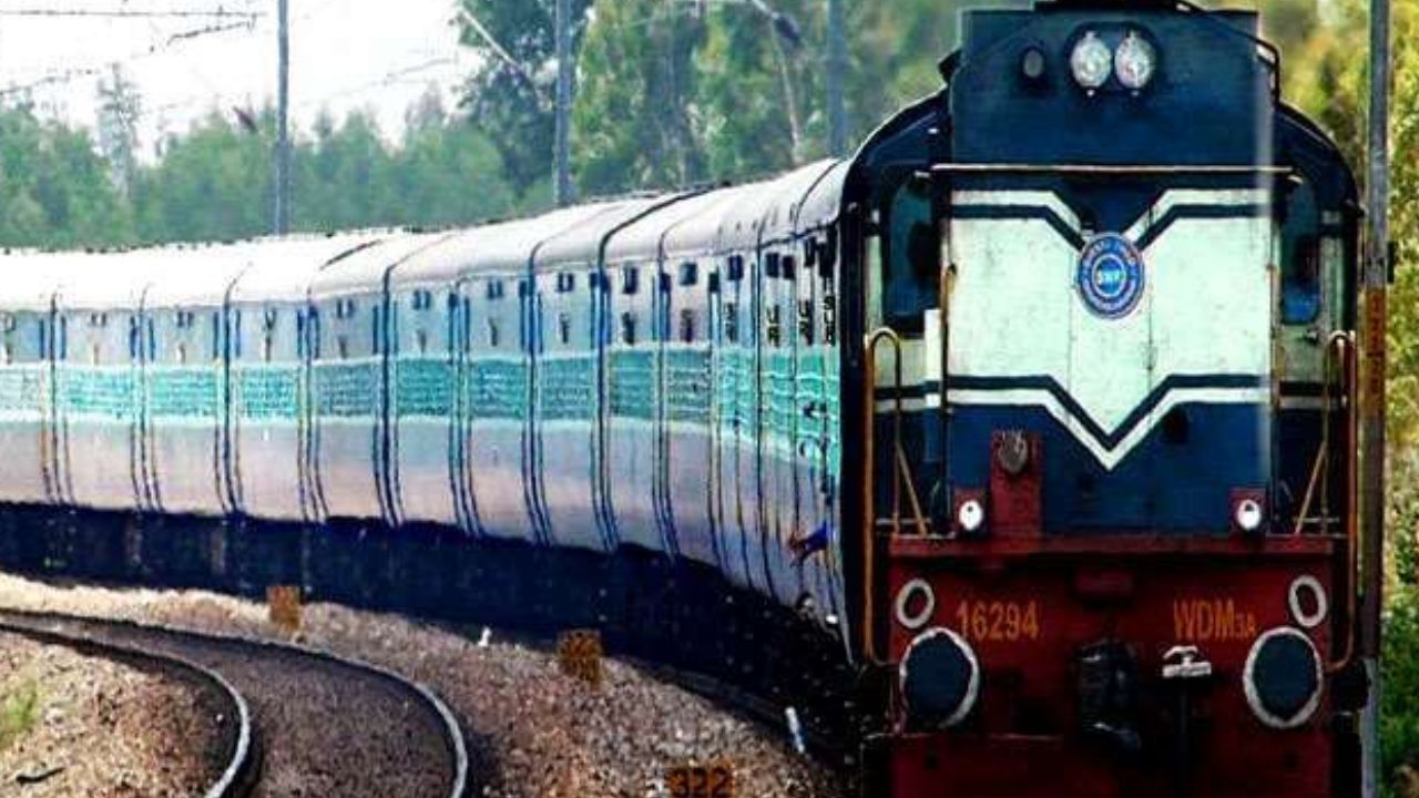 Indian Railway: नए साल पर कानपुर से लखनऊ चलेंगी कई मेमू...कानपुर सेंट्रल से भेजा गया प्रस्ताव