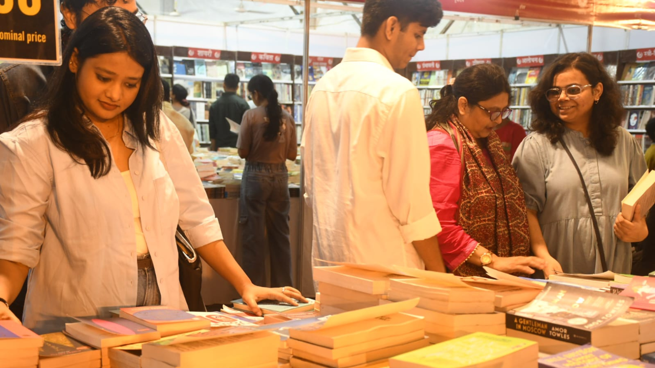 National Book Fair: बच्चे, युवा और बुजुर्ग तलाश रहे अपना-अपना साहित्य