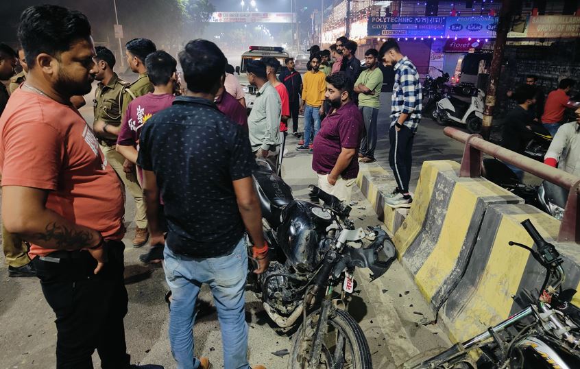 Bareilly: हवा में उड़ाई बाइकें, जोरदार टक्कर में एक युवक की मौत, छह लोग घायल