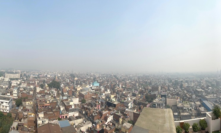 Bareilly: आसमान पर छाई 5 करोड़ की धुंध, खराब हुई हवा...AQI पहुंचा 259