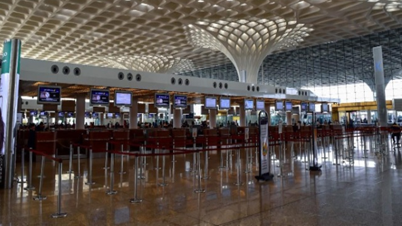 Mumbai Airport पर 1.36 करोड़ रुपये का स्वर्ण भस्म बरामद, यात्री सहित दो गिरफ्तार 