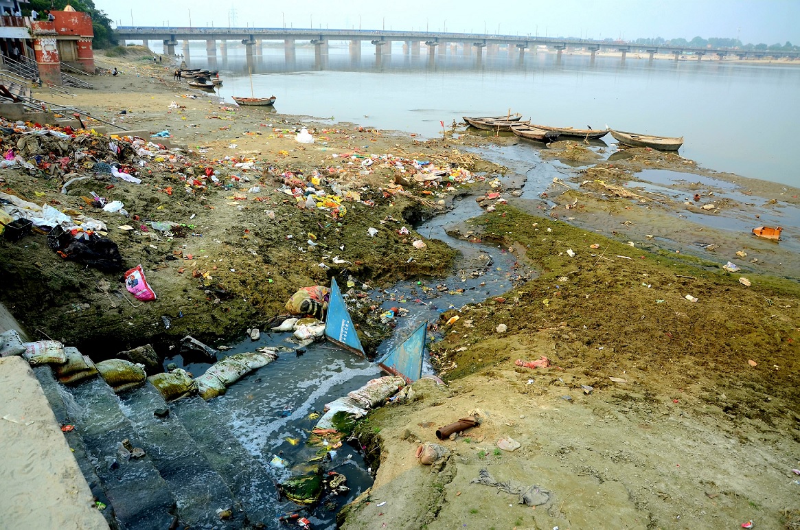 कानपुर में छह नाले गंगा में सीधे बहा रहे सीवेज...बायोरेमिडिएशन में कई बार पकड़ी जा चुकी लापरवाही, जुर्माने की भी नहीं परवाह