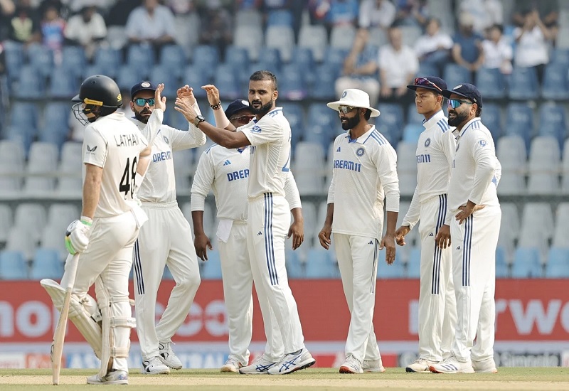 IND vs NZ 3rd Test : न्यूजीलैंड के तीन विकेट गिरे, विल यंग ने जड़ी फिफ्टी...स्कोर 100 पार