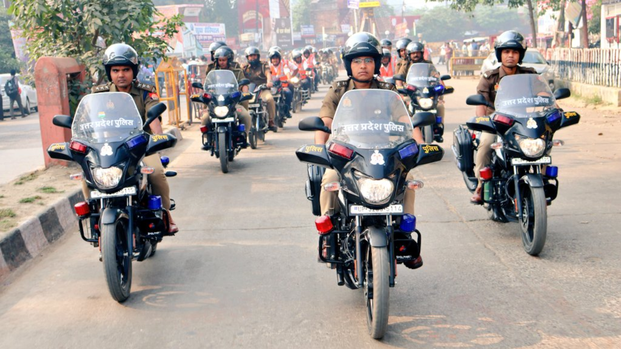 गोंडा में शुरू हुआ यातायात‌ माहः SP ने चलाई बाइक, रैली निकालकर दिया सड़क सुरक्षा का संदेश