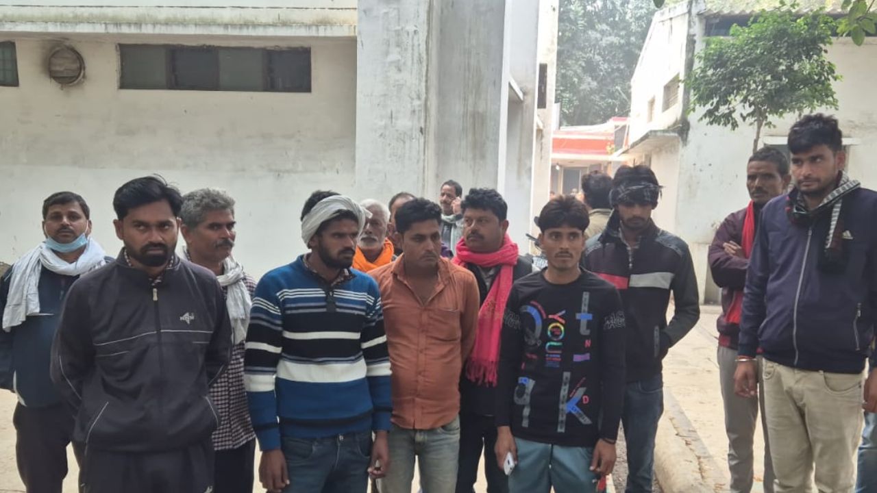 Etawah: पुलिस चौकी के नजदीक युवक ने लगाई फांसी; सांस की बीमारी से पीड़ित था, अस्पताल से निकलकर पेड़ पर फंदा लगाकर दी जान