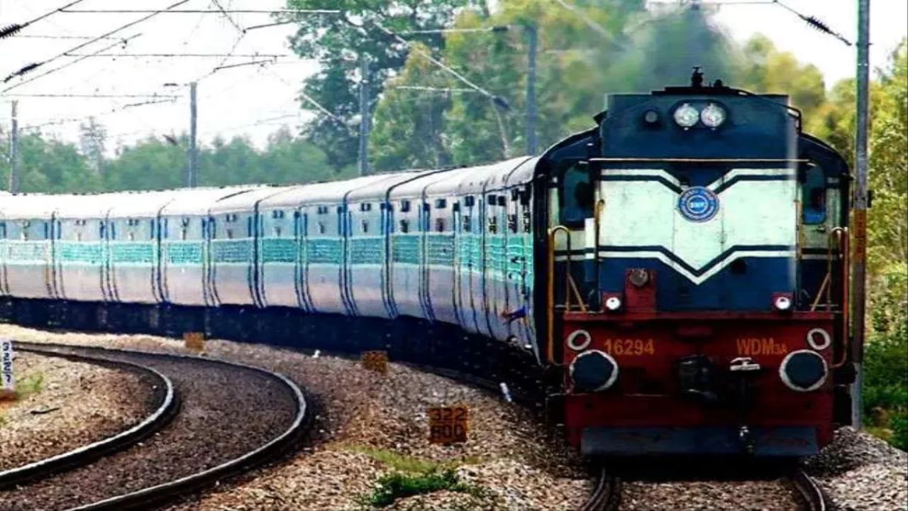 त्योहारों पर भीड़ के चलते कानपुर से इन शहरों को चलेंगी स्पेशल ट्रेनें...यहां जानें टाइमिंग और डिटेल