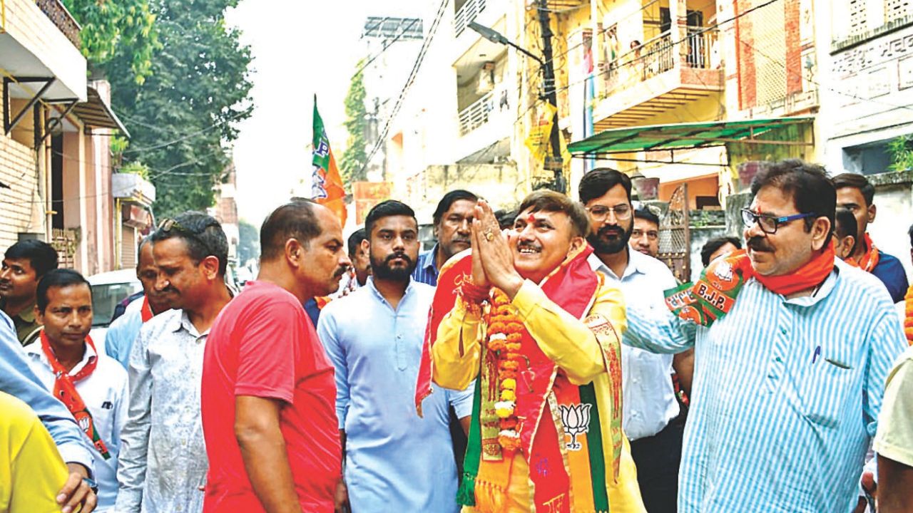 Kanpur: भाजपा प्रत्याशी सुरेश अवस्थी ने बैठक व जनसंपर्क कर मांगे वोट, बोले- सीसामऊ का सर्वांगीण विकास कराएंगे