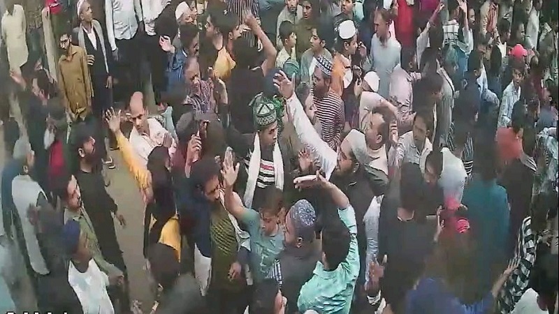 Sambhal Violence : हिंसा में भीड़ को उकसाने वालों के चेहरे आए सामने, नारे लगाकर भीड़ को बढ़ा रहे थे आगे...प्रशासन ने CCTV वीडियो किया जारी