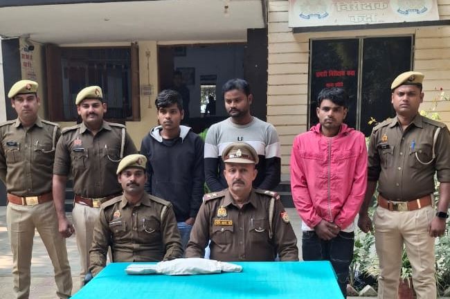 लखीमपुर खीरी: पुलिस ने तीन बदमाश दबोचे, सीतापुर हाईवे पर की थी लूटपाट