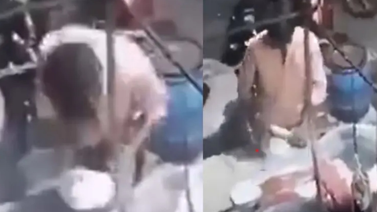 गाजियाबाद के रेस्तरां में कर्मचारी की घिनौनी हरकत, आटे में थूकने का Video वायरल दो गिरफ्तार 