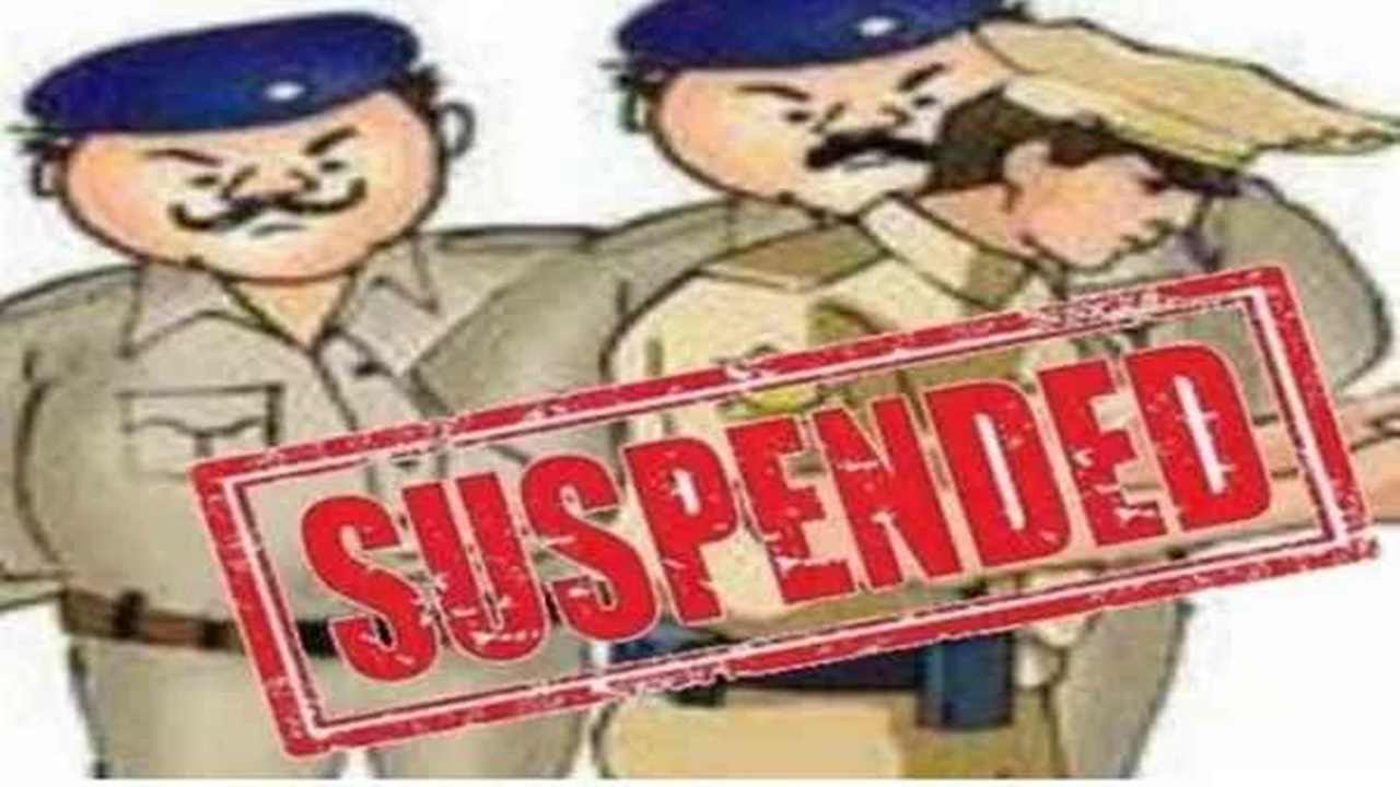 बरेली में 5 सिपाहियों पर गिरी गाज, SSP ने किया सस्पेंड, जानें वजह