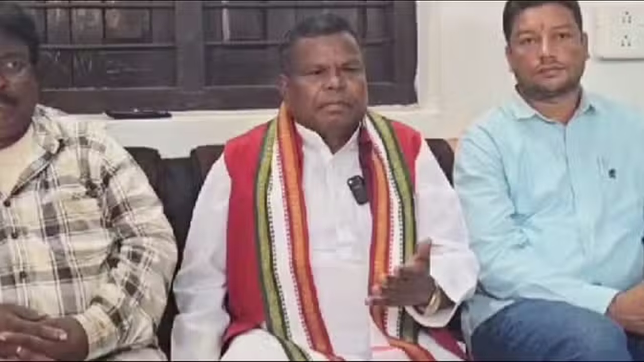 Chhattisgarh News: ED ने मनी लॉन्ड्रिंग मामले में कांग्रेस विधायक लखमा और उनके बेटे के ठिकानों पर की छापेमारी