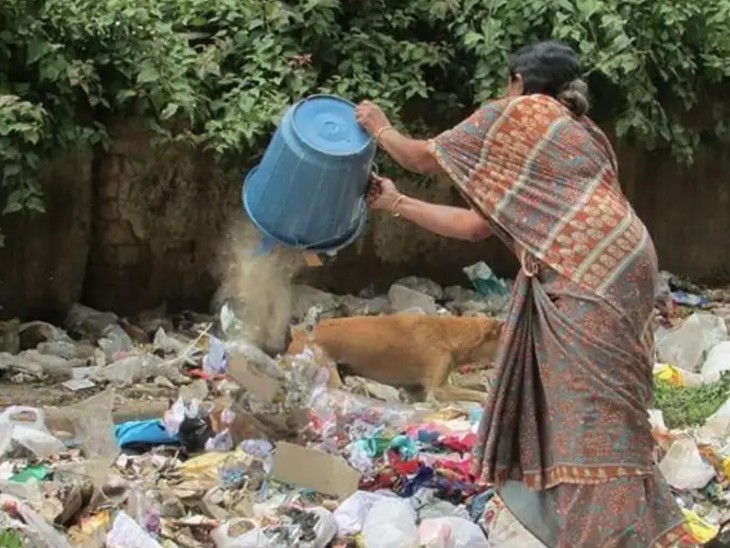 खुले में गंदगी फैलाने पर नगर आयुक्त ने किया 60 हजार का चालान 