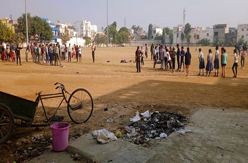 मुरादाबाद : स्टेडियम में समस्याओं का अंबार, रनिंग ट्रैक पर भी पसरी गंदगी...परेशान हो रहे खिलाड़ी 