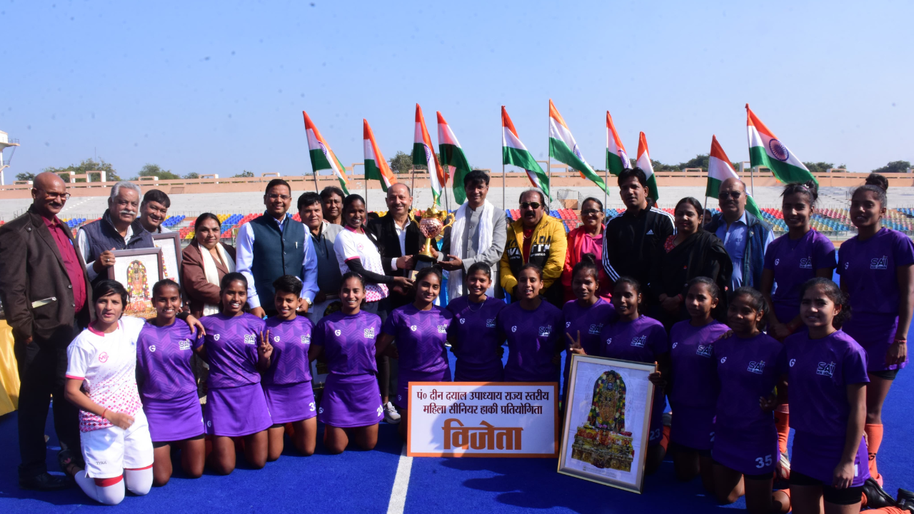 Hockey Competition: रूबी, खुशी और पीतांबरी के गोल से लखनऊ बना चैंपियन, फाइनल में अयोध्या मंडल को 3-0 से हराया