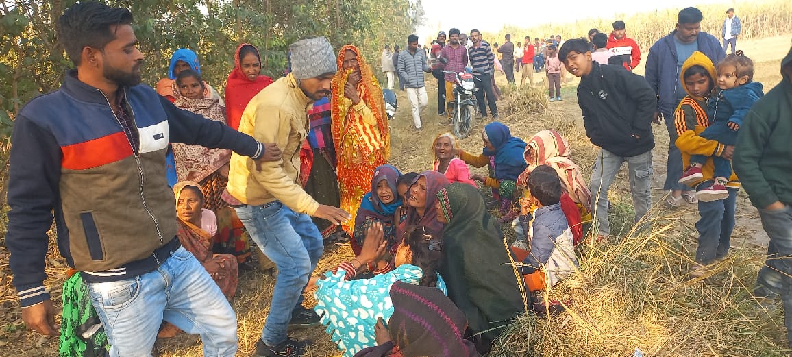 लखीमपुर खीरी: किशोर का पेड़ से लटका मिला शव, परिजन बोले- बेटे की हुई है हत्या