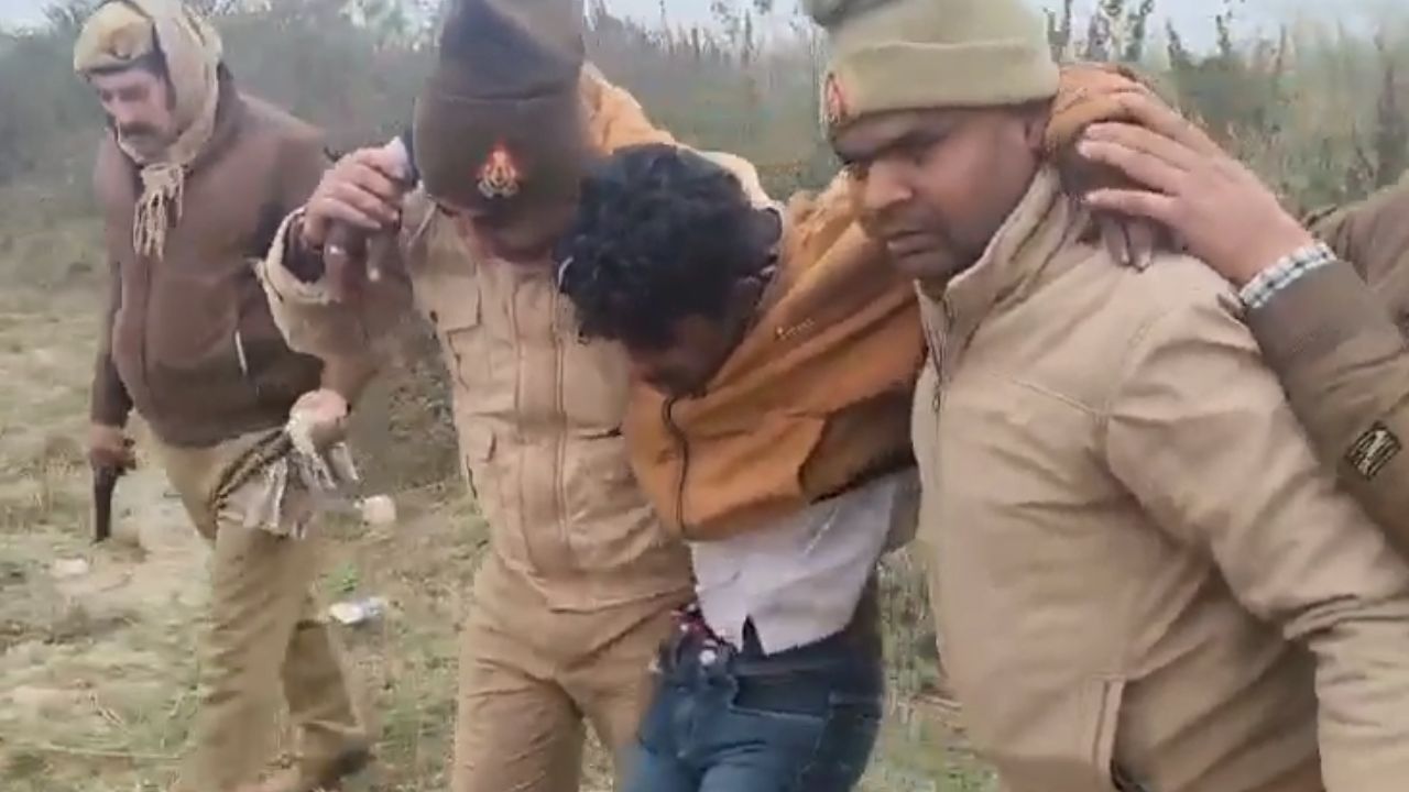 उन्नाव में पुलिस की बदमाशों से मुठभेड़: एक के पैर में लगी गोली, दो गिरफ्तार, इन मामलों में चल रहे थे फरार