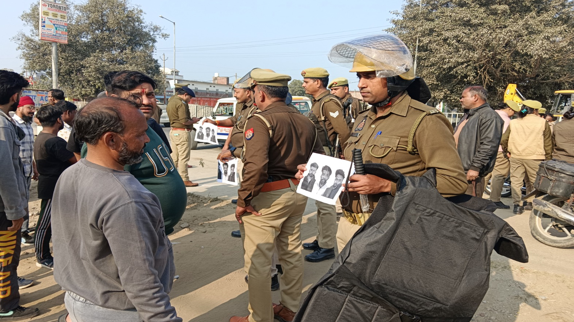 पीलीभीत: जानिए मुठभेड़ में ढेर तीनों आतंकियों के फोटो लेकर सड़कों की खाक क्यों छान रही पुलिस 