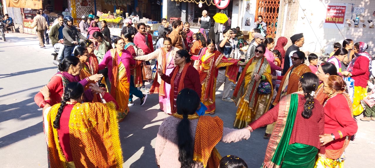 हल्द्वानी में उतरी पहाड़ की संस्कृति, देवभूमि की संस्कृति छोलिया संग थिरकी 