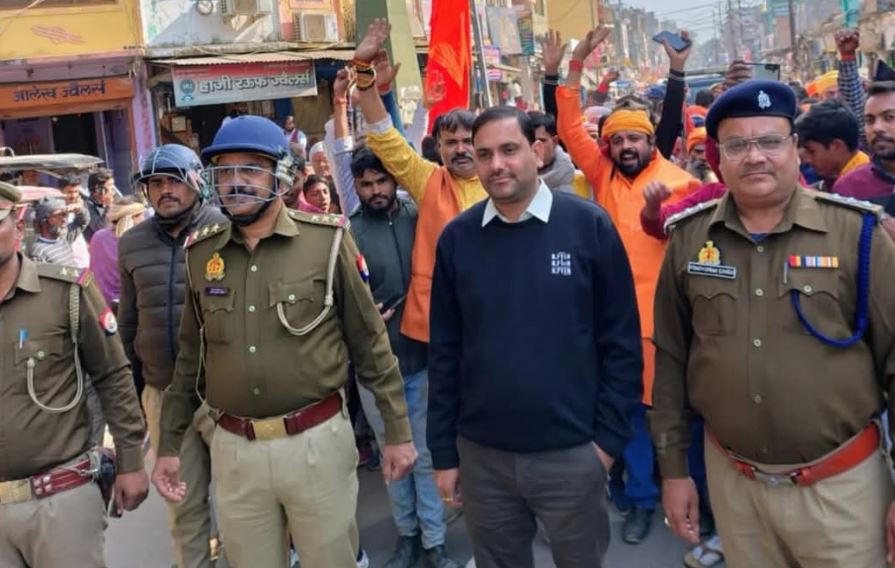 बहराइच: बजरंग दल ने नगर में निकाली शौर्य यात्रा, पुलिस ने किये सुरक्षा के कड़े इंतजाम